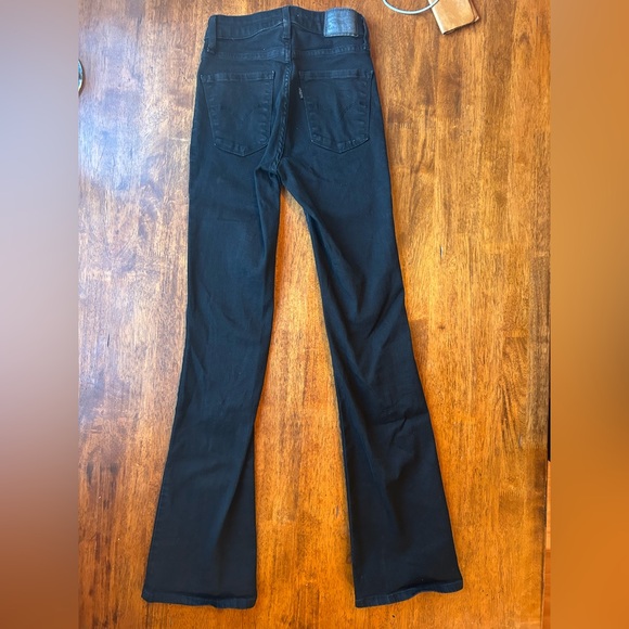 Levi's High Rise Bootcut - Picture 2 of 5